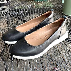 Clarks Un Rio Vibe Leather Flats Black Size 7.5 M LIKE NEW